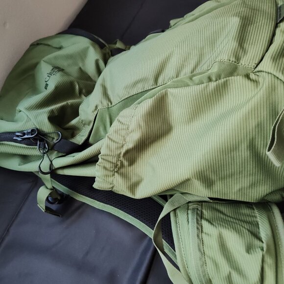 Columbia Unisex Green Triple Canyon 36L Hiking & Trekking Backpack (Medium) - Picture 7 of 7